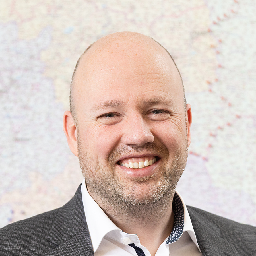 Vertrieb Deutschland: Benjamin Mowwe